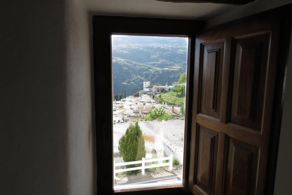 Casa La Solea. Vistas Al Pueblo Y La Sierra Villa Bubion Bagian luar foto
