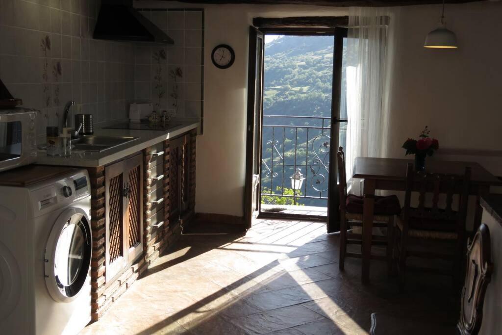 Casa La Solea. Vistas Al Pueblo Y La Sierra Villa Bubion Bagian luar foto